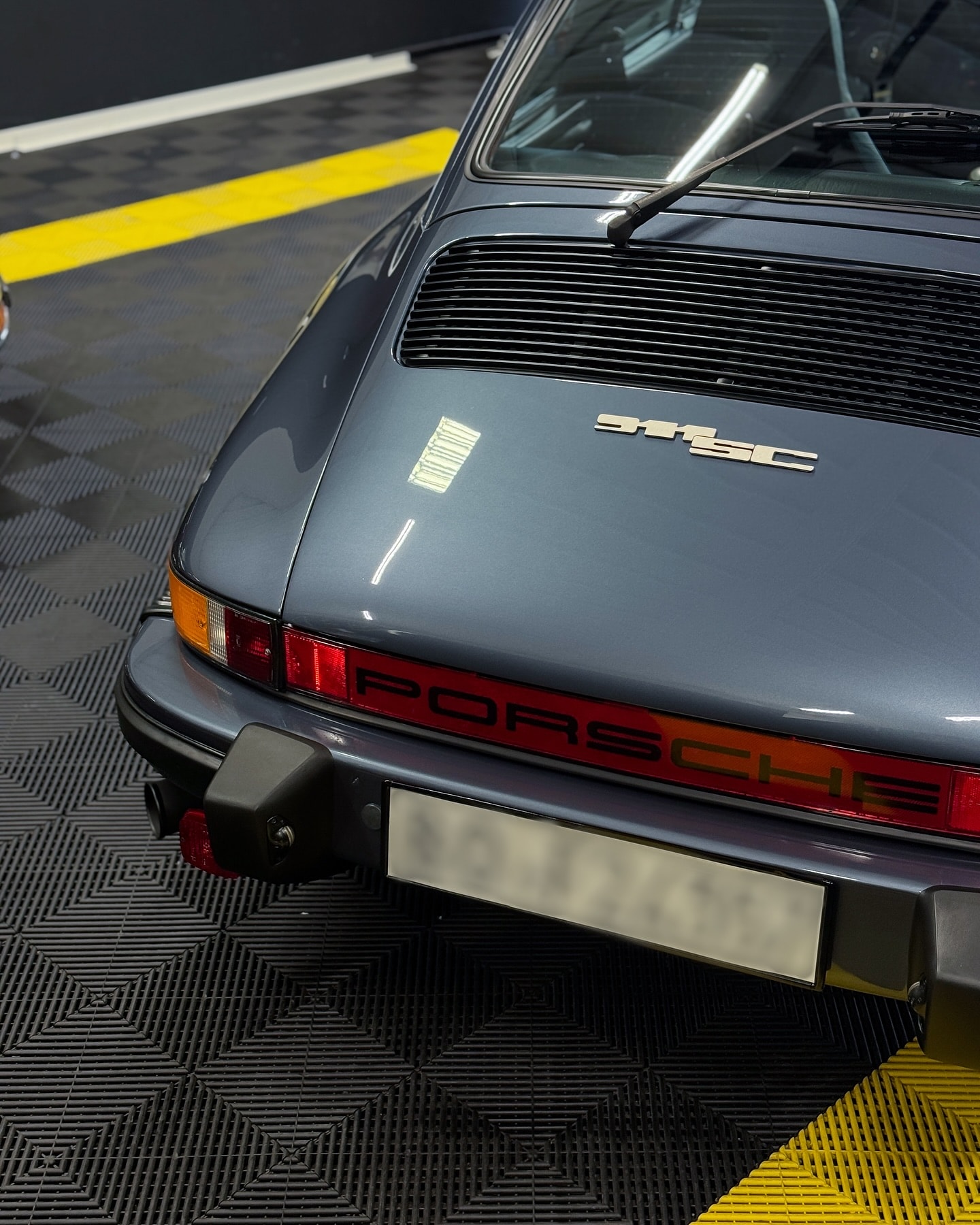 Porsche 911 SC blu - Posteriore